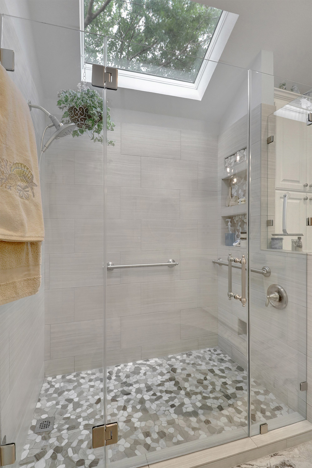 Beautiful Universal bathroom Design